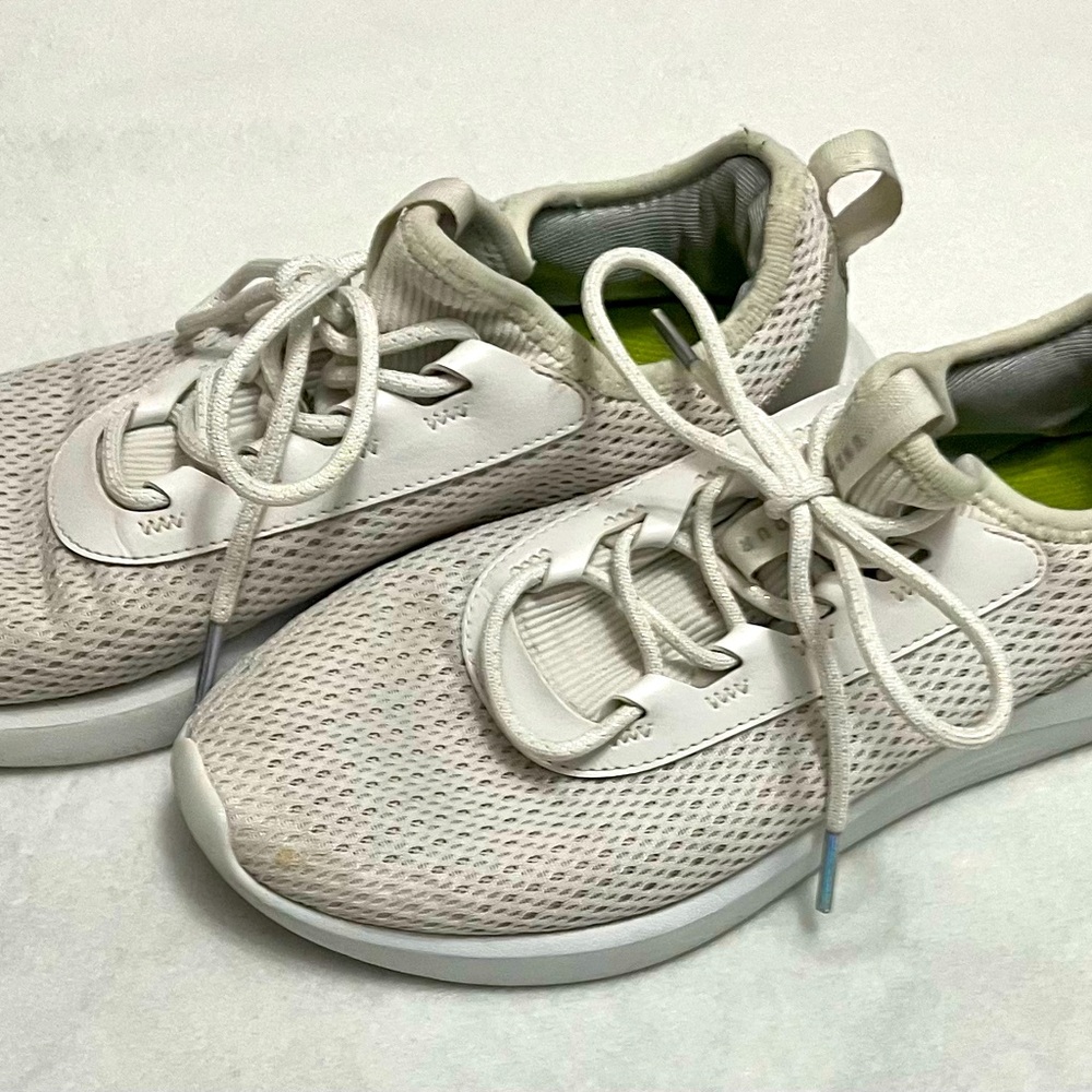 Under armour size 10 woman’s sneakers